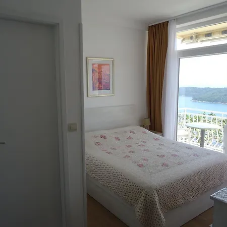 Konukevi Peric 3*
